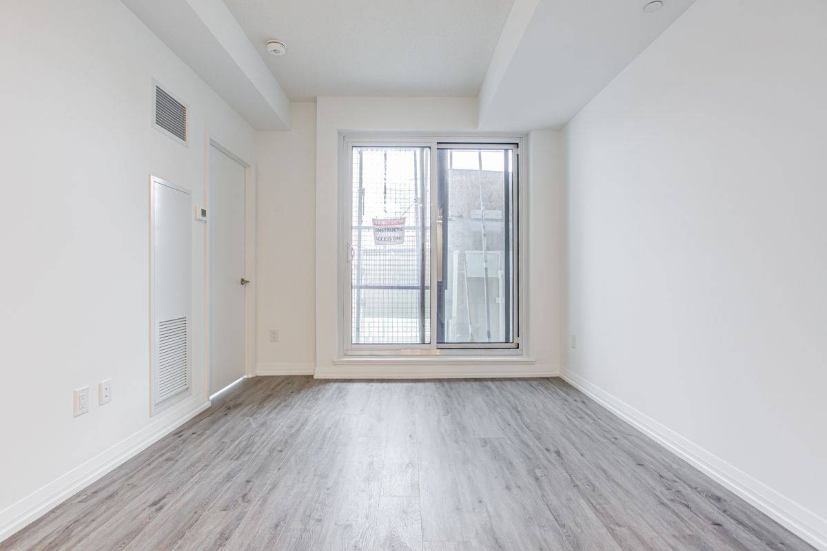 Toronto C07, ON M2N 0L2,75 Canterbury PL #2103