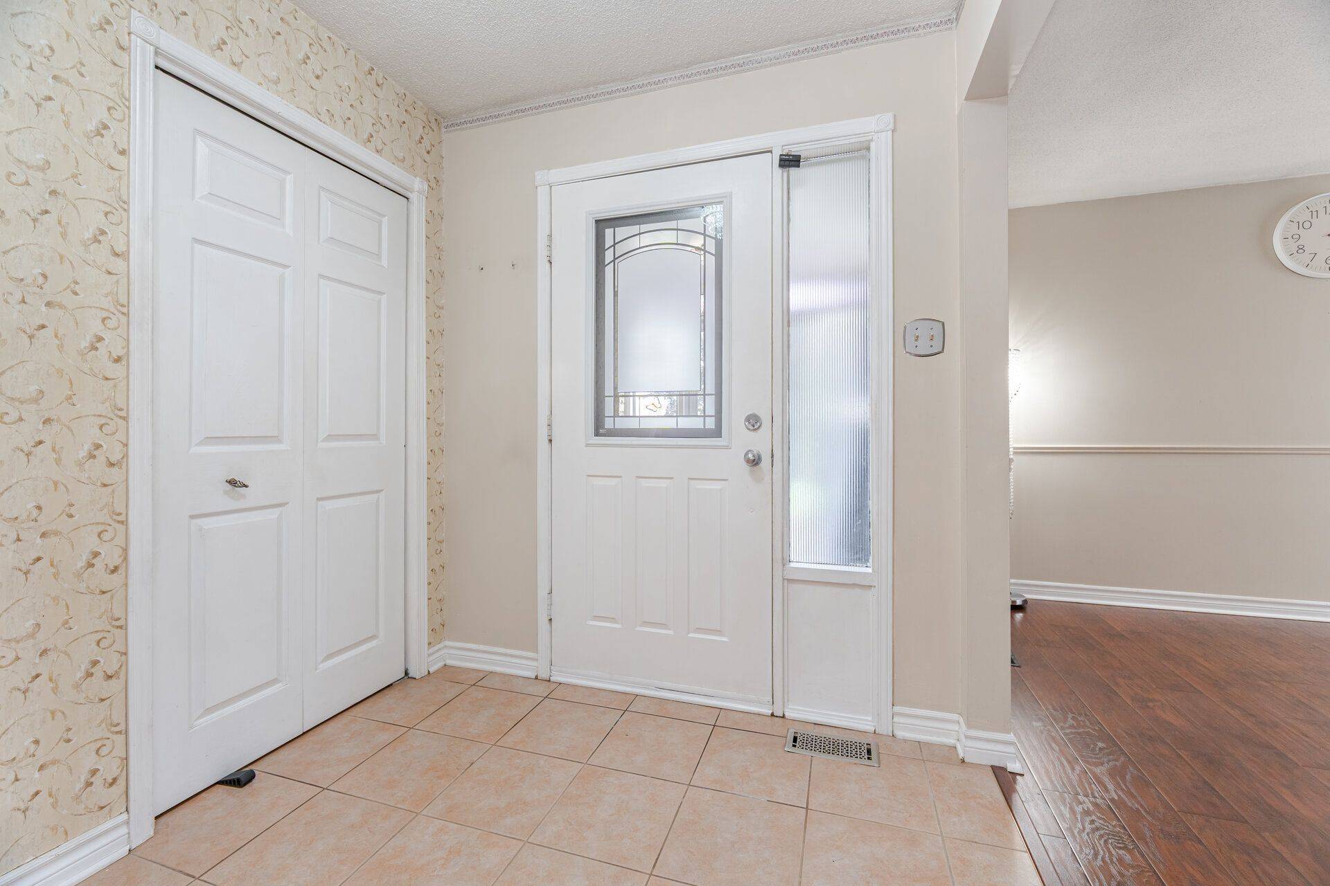 Pickering, ON L1V 3P7,1217 Gloucester SQ