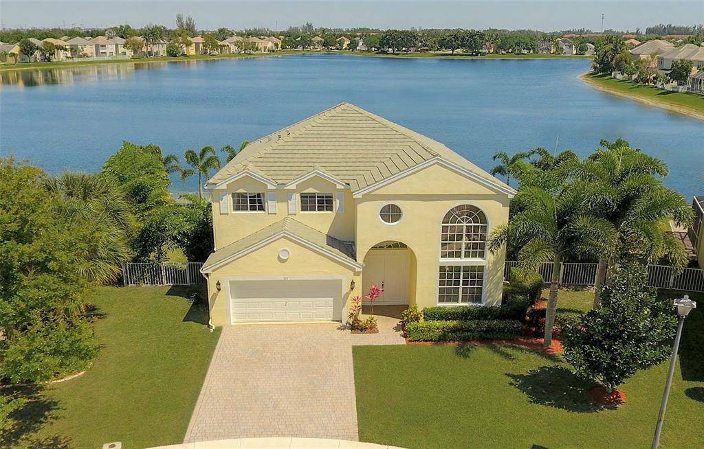 103 Devonshire Cir, Royal Palm Beach, FL 33414