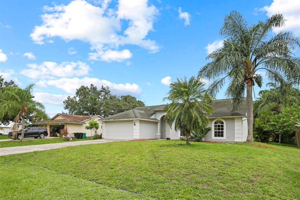 Port St Lucie, FL 34953,562 SW Badger Ter
