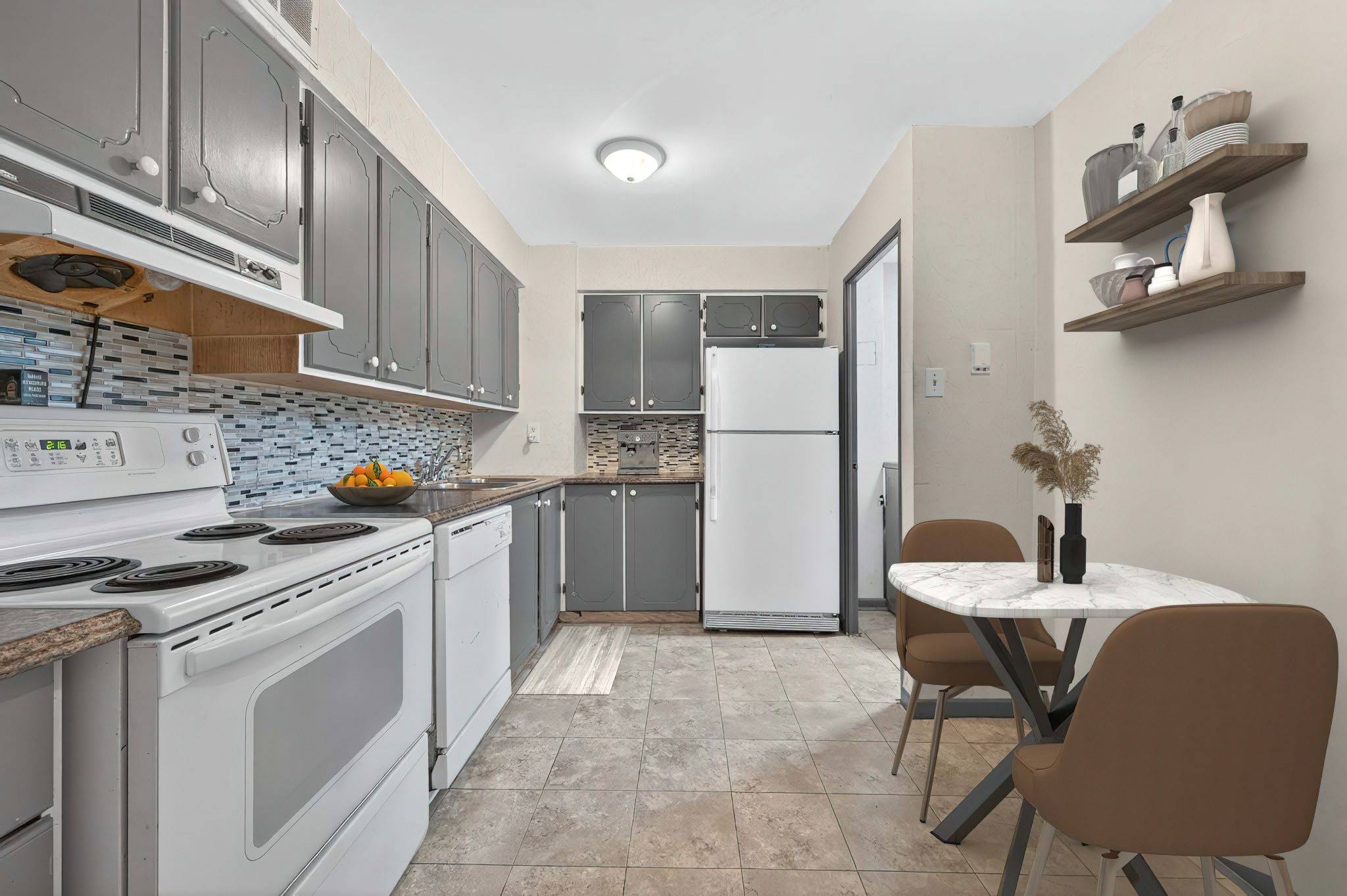 Markham, ON L3T 3C2,1 Royal Orchard BLVD #102