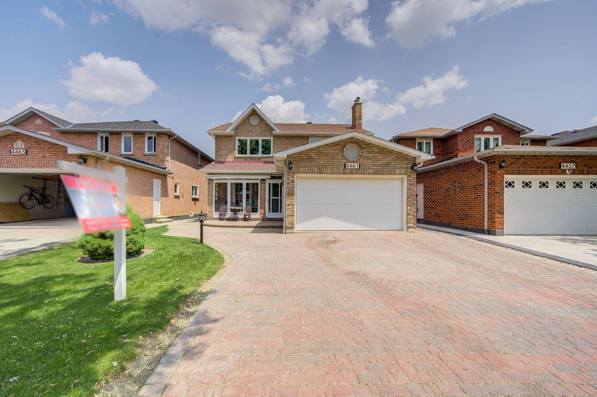 4461 Gladebrook CRES, Mississauga, ON K5V 1E4
