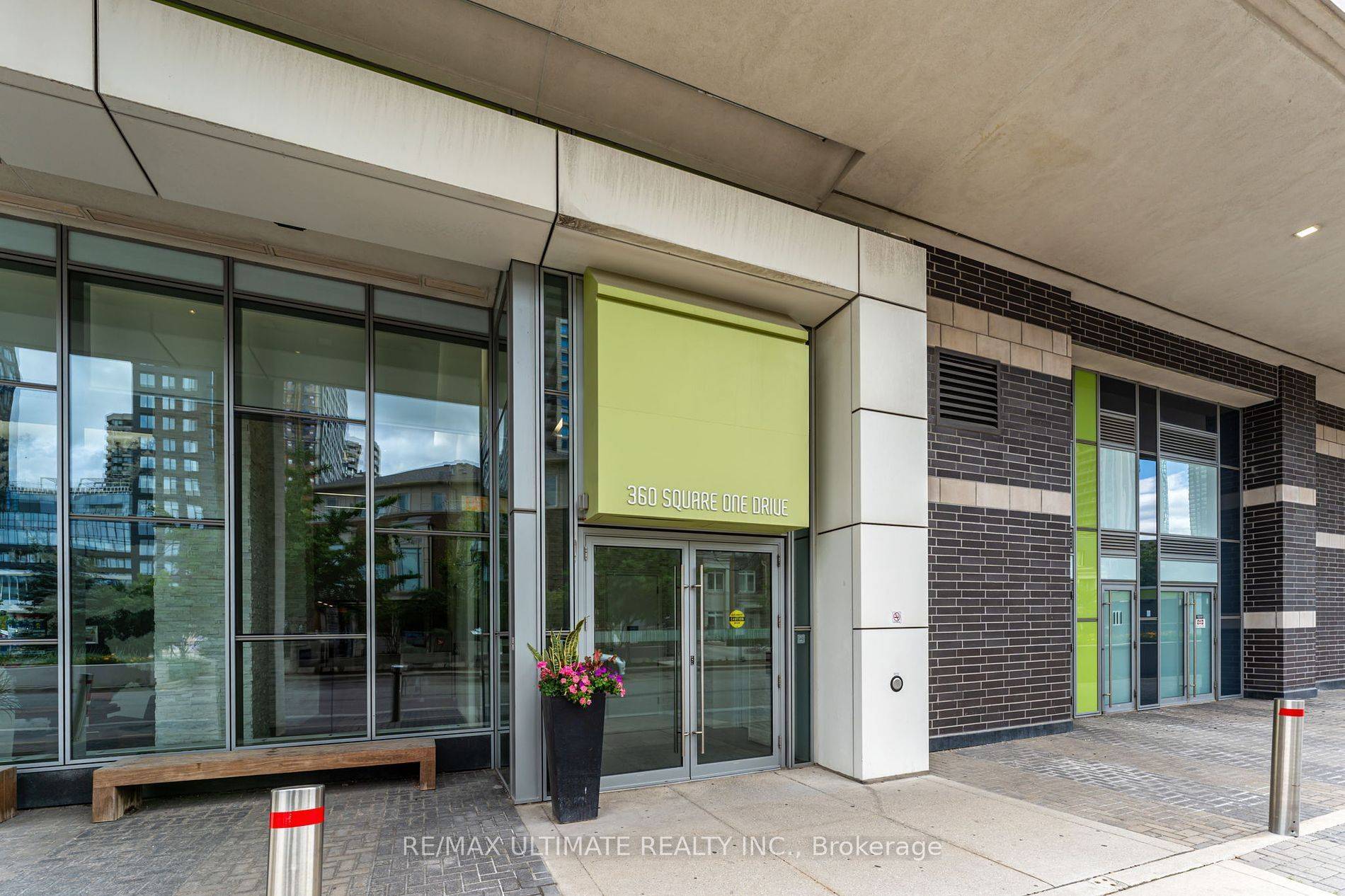 Mississauga, ON L5B 0G7,360 Square One DR #702