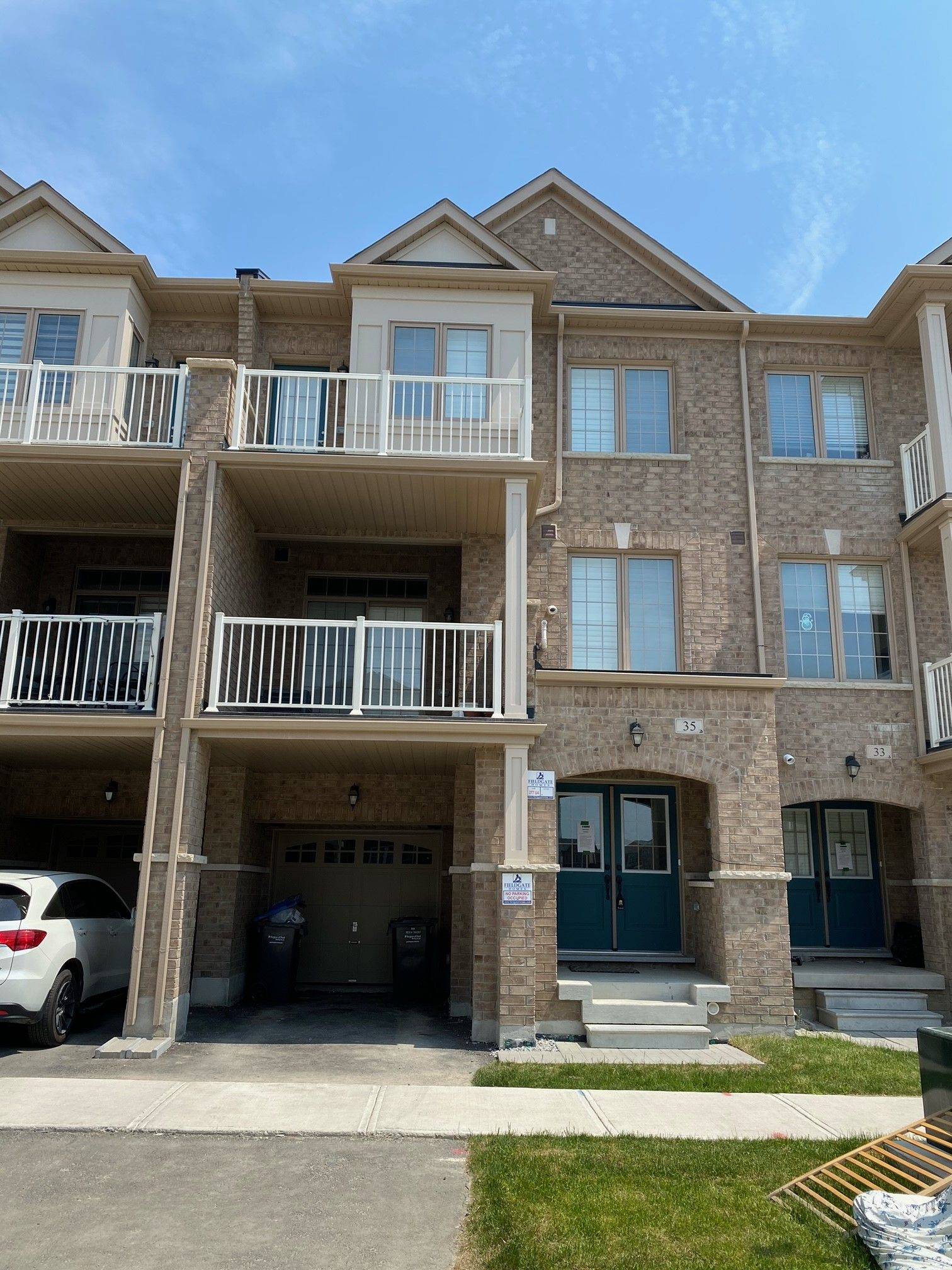 35 Labrish RD, Brampton, ON L7A 5C2