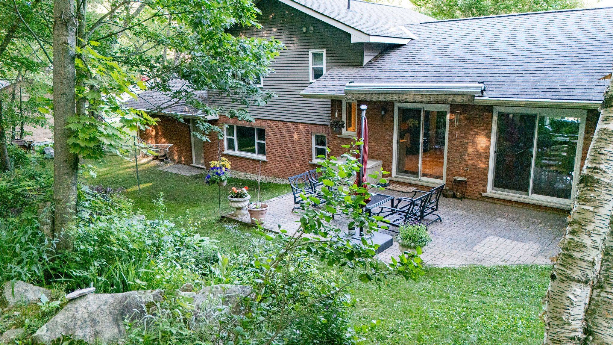 Huntsville, ON P1H 1M1,12 Silver Oaks CRES