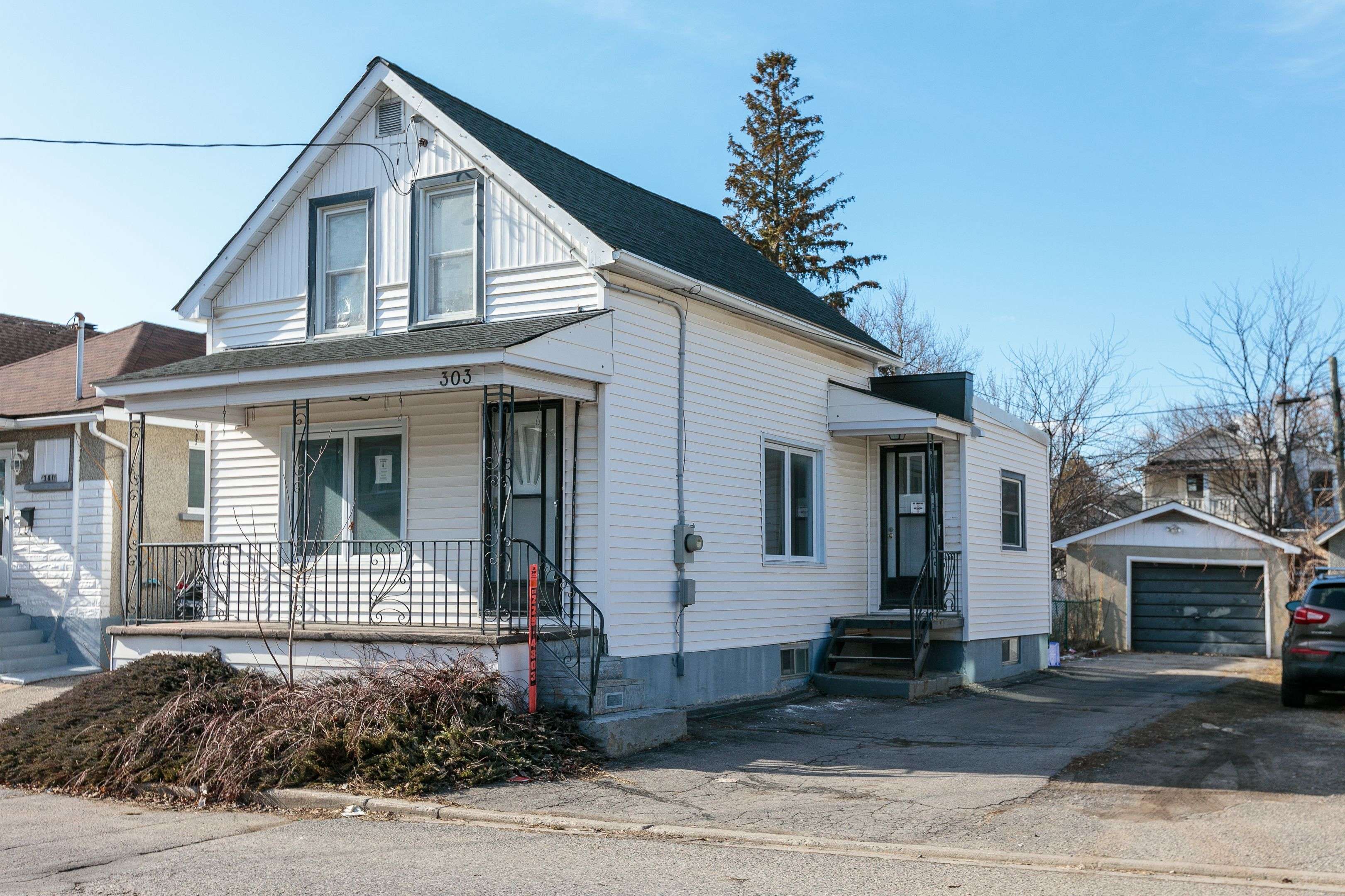 Vanier And Kingsview Park, ON K1L 5M3,303 Shakespeare ST