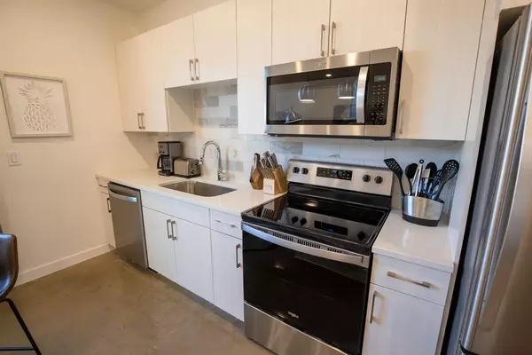 Dallas, TX 75208,120 N Madison Avenue #1217