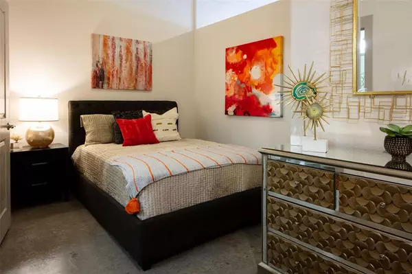 Dallas, TX 75214,6000 Gaston Avenue #206