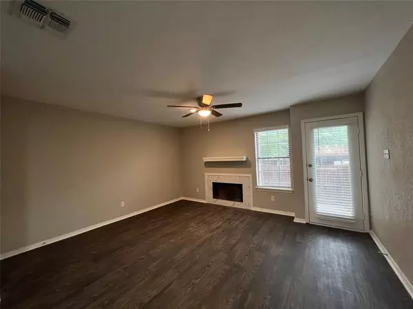 Fort Worth, TX 76133,7417 Kingswood Drive