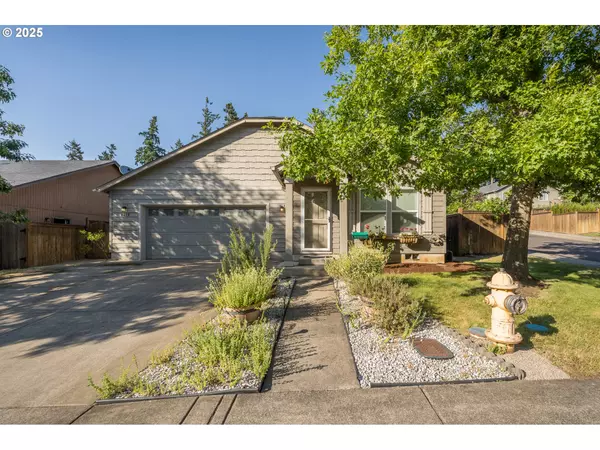 4898 HOLLY ST, Springfield, OR 97478