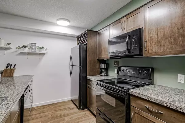 Calgary, AB T2E 0K9,355 5 AVE NE #208