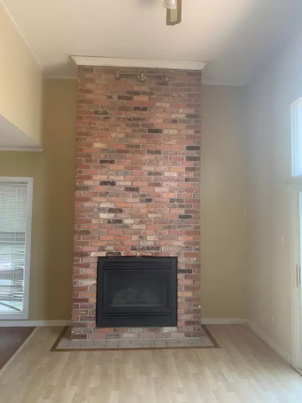 Pickering, ON L1V 3E3,1975 Rosefield RD #39