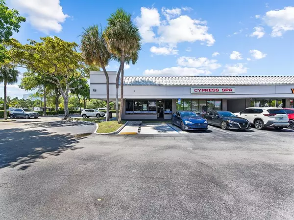 Fort Lauderdale, FL 33334,901-905 E Cypress Creek Road