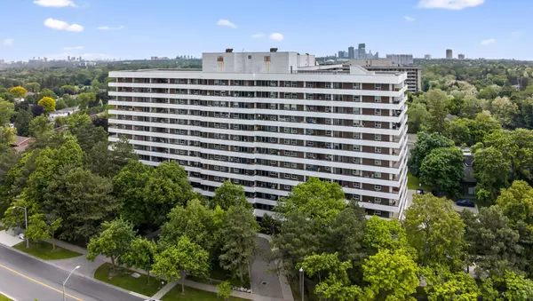 1 Royal Orchard BLVD #102, Markham, ON L3T 3C2