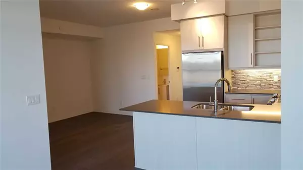 Richmond Hill, ON L4B 0A1,65 Oneida CRES #607