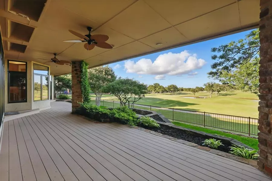 1424 Hidden Oaks Circle, Corinth, TX 76210