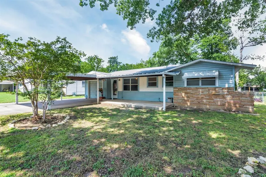 305 Wofford Way, Saginaw, TX 76179