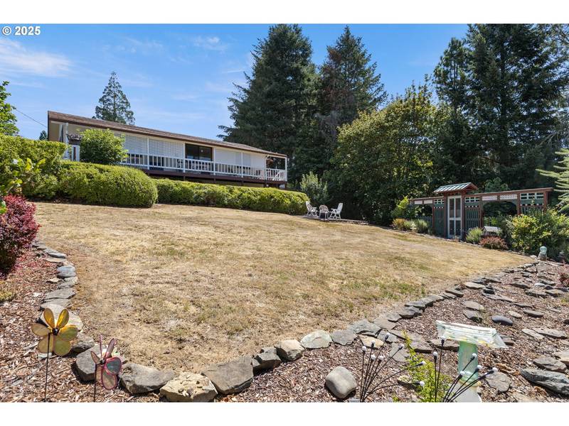 479 2ND ST, Elkton, OR 97436