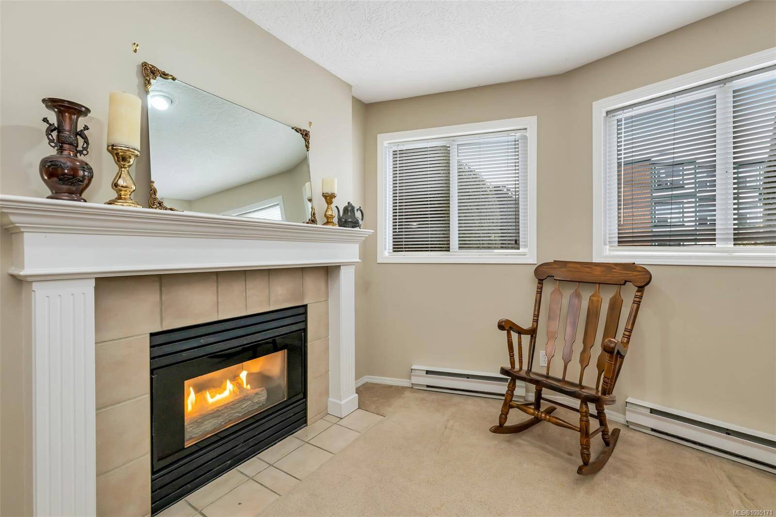 Saanich, BC V8X 2W6,898 Vernon Ave #102
