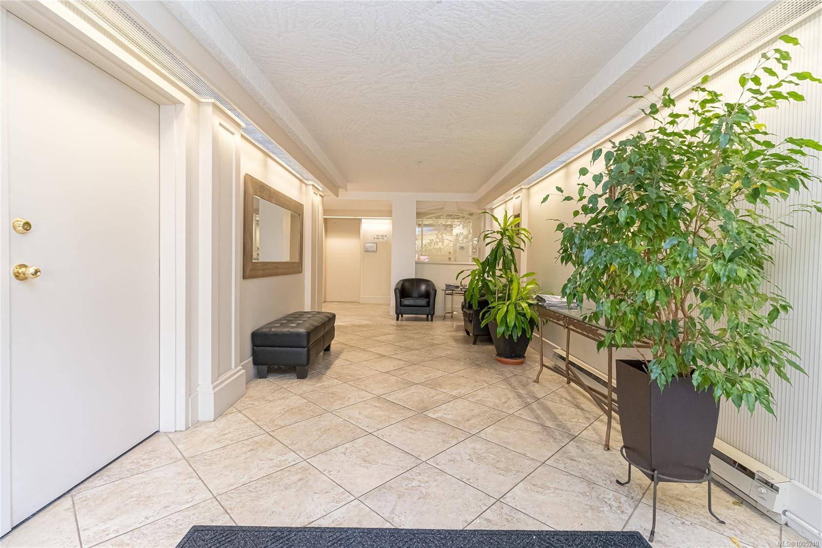 Victoria, BC V8P 4P9,1715 Richmond Ave #405