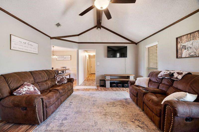 Paris, TX 75462,104 County Road 42310