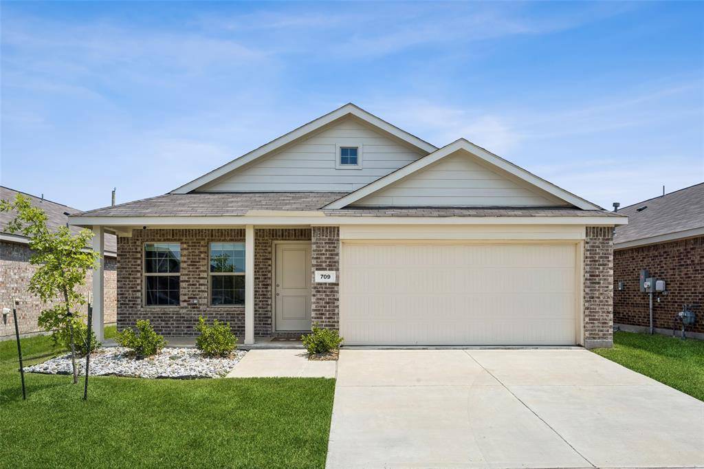709 Vicksburg Drive, Ennis, TX 75119