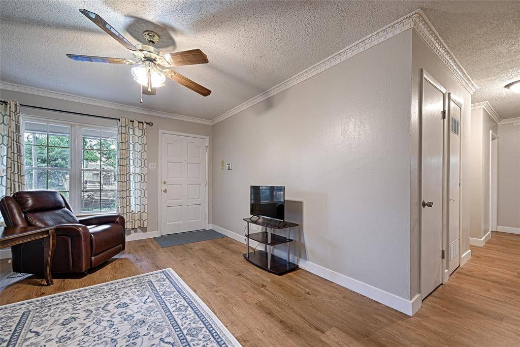 Euless, TX 76039,531 Himes Drive