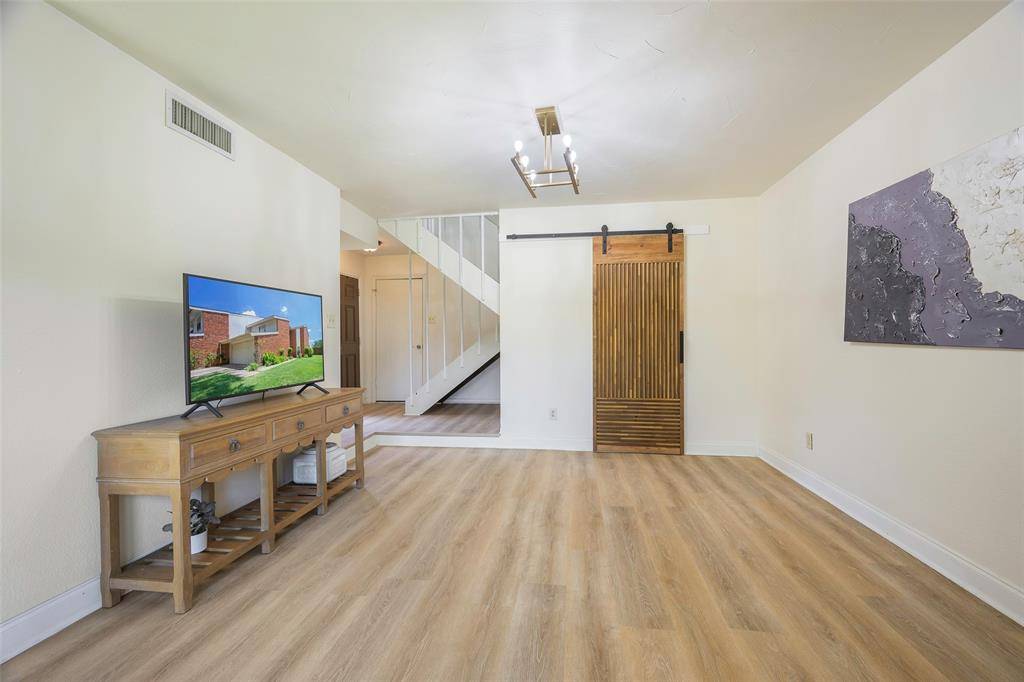 Carrollton, TX 75006,2946 Woodcroft Circle
