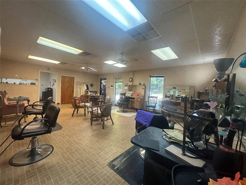 Shreveport, LA 71106,537 E 69th Street