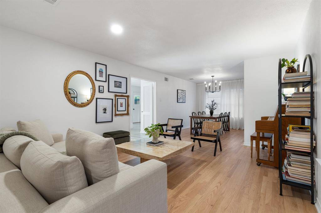 Dallas, TX 75228,9209 Lindaro Lane
