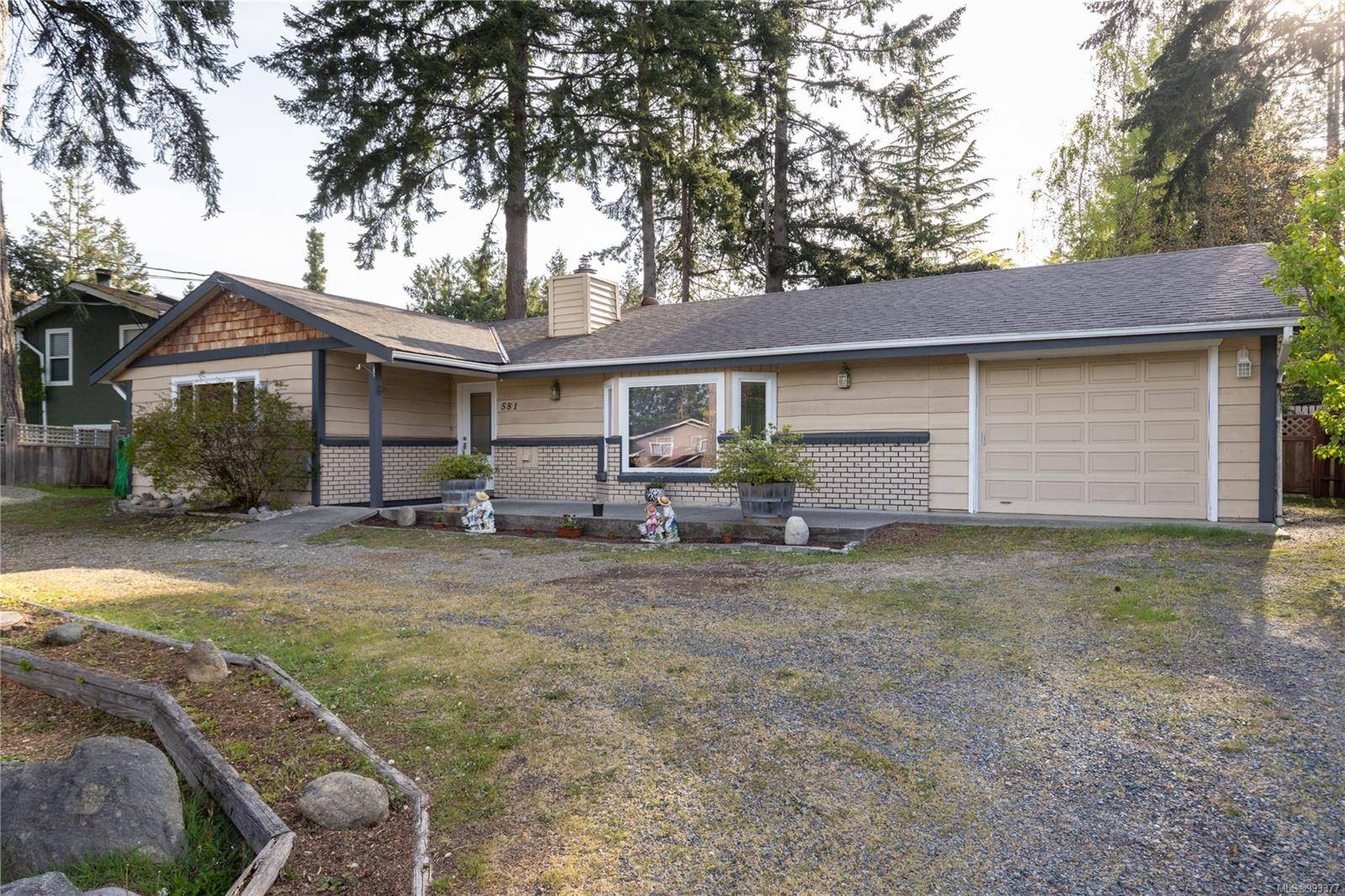 Qualicum Beach, BC V9K 1A4,581 Sumac Dr