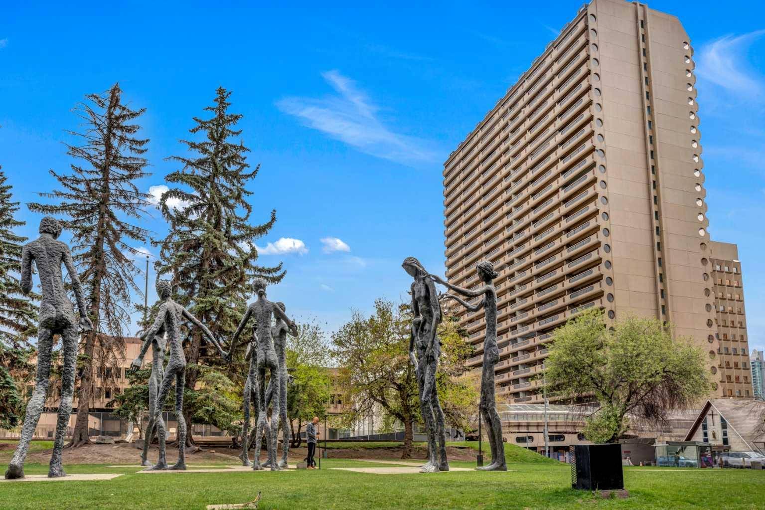 Calgary, AB T2G 4Z9,221 6 AVE SE #710