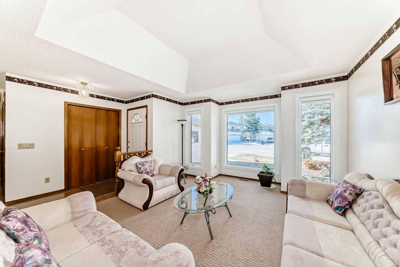 Calgary, AB T1Y 6T3,224 Eldorado PL NE