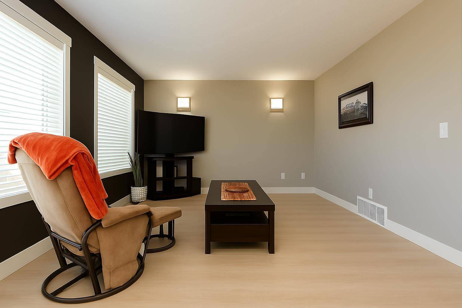Grande Prairie, AB T8X 0H6,8814 73 AVE