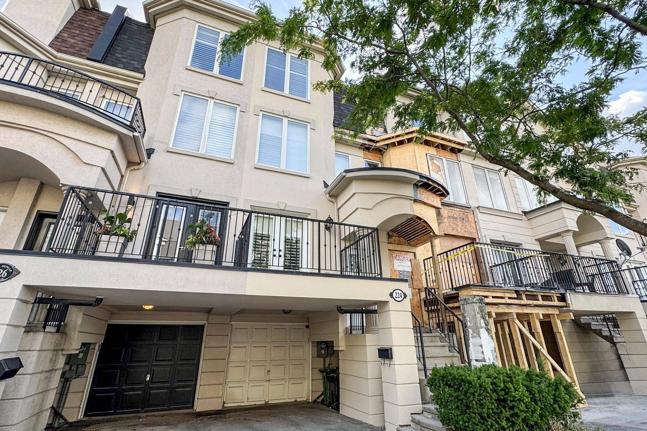 224 David Dunlap CIR, Toronto C13, ON M3C 4C1