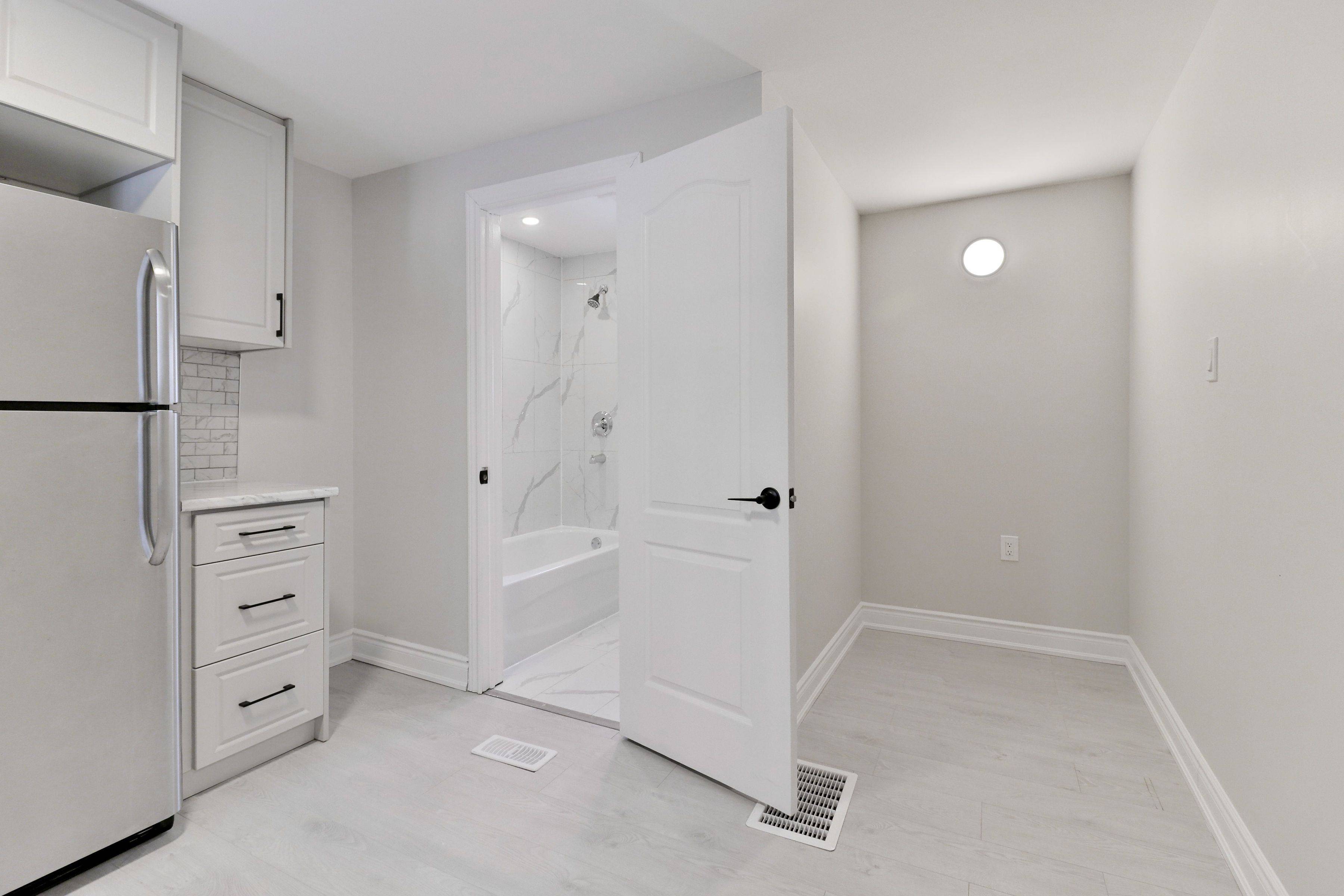 Oshawa, ON L1G 3Z7,93 Mcmillan DR #Unit 1