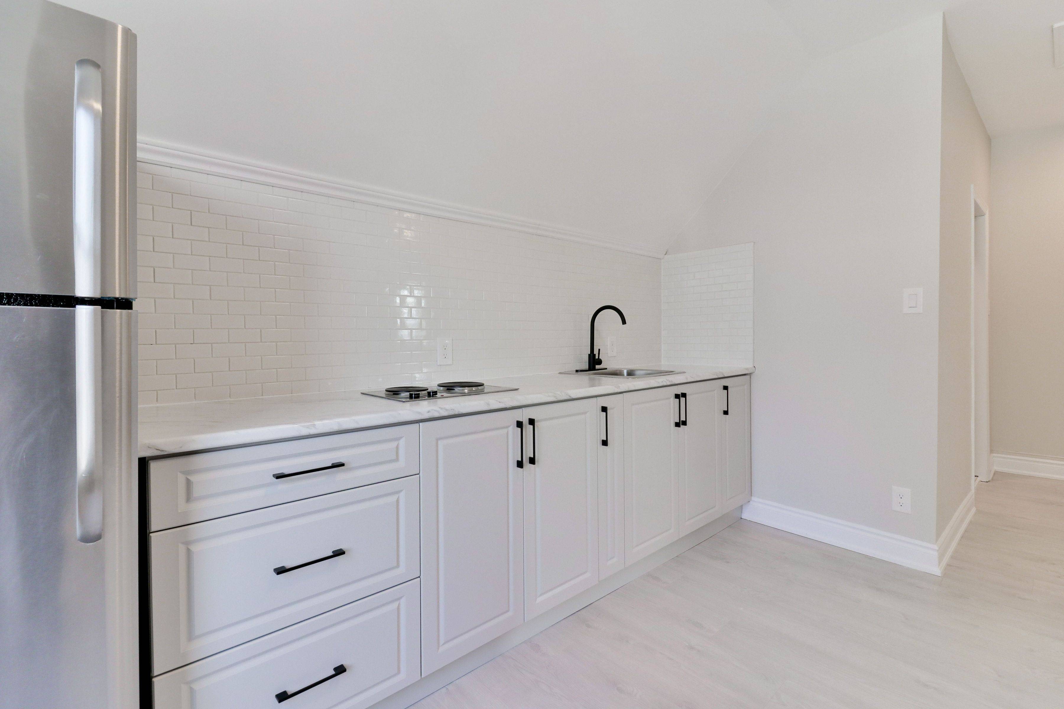Oshawa, ON L1G 3Z7,93 Mcmillan DR #Unit 3