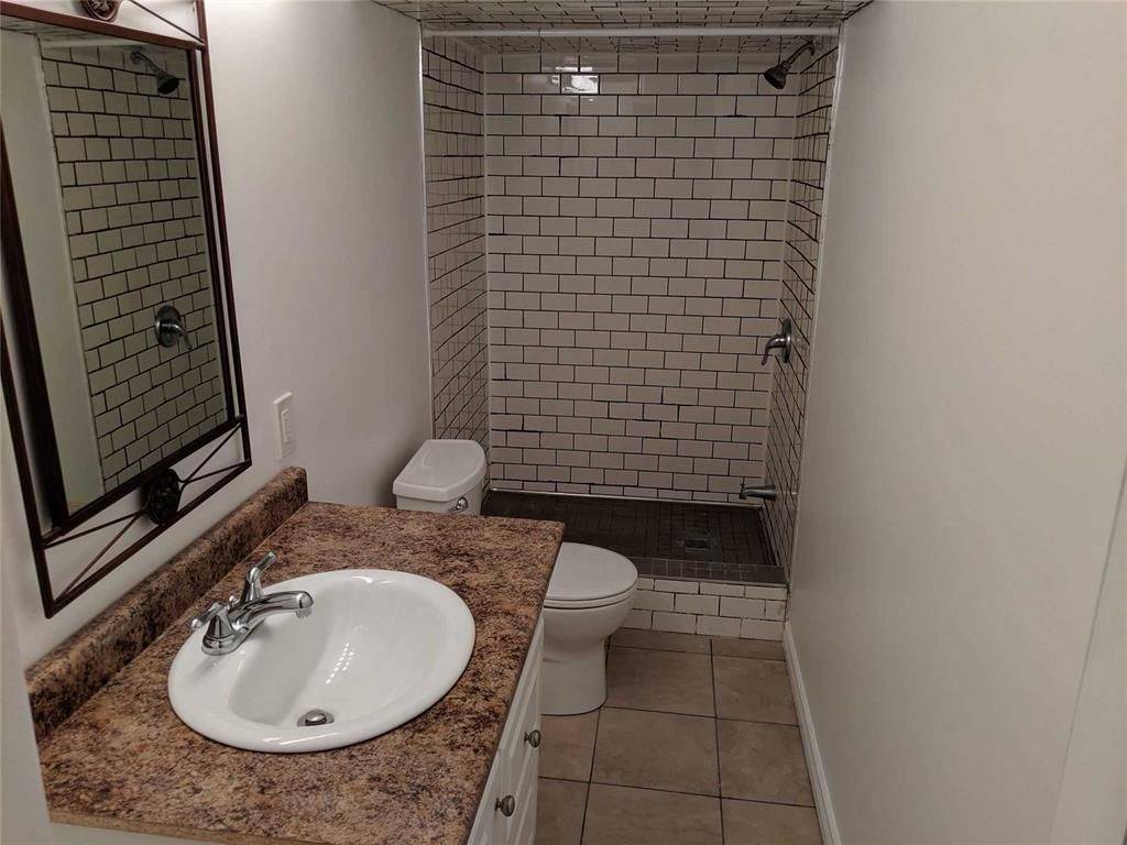 Ajax, ON L1S 5X9,37 Trawley CRES #BSMT