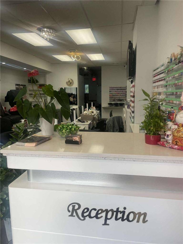 Markham, ON L3T 2C4,7715 Yonge ST