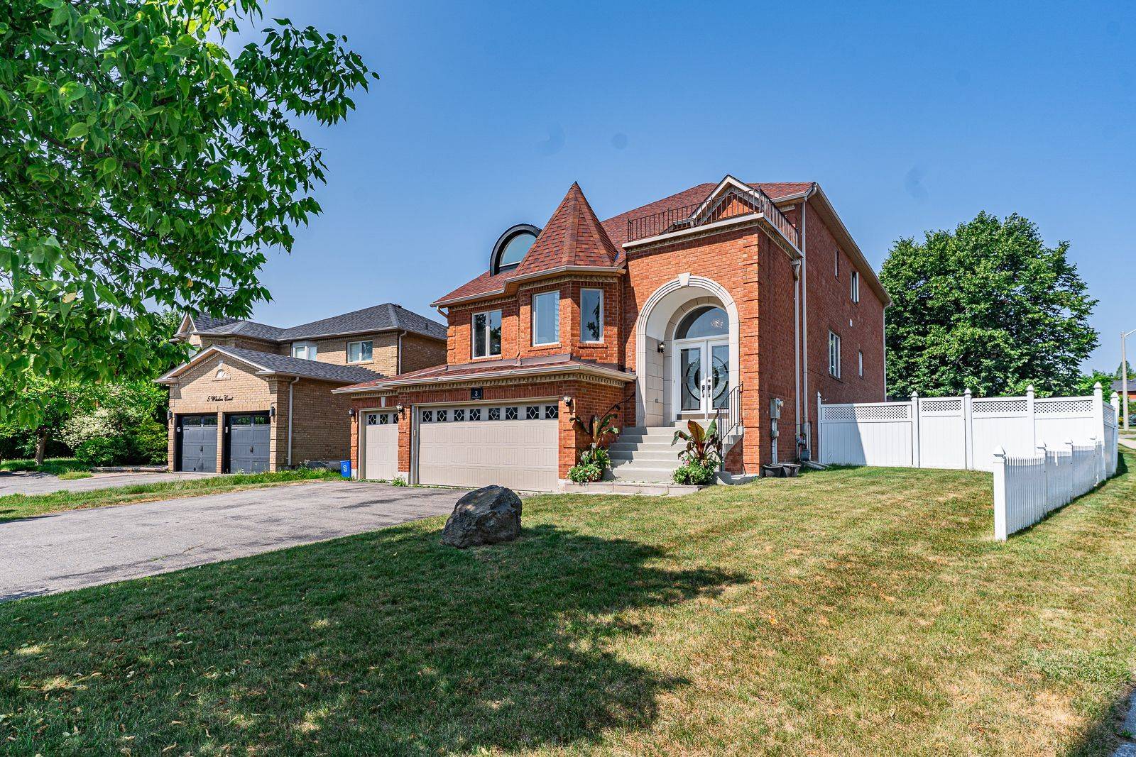 Richmond Hill, ON L4C 9T5,3 Whalen Crt Circuit W