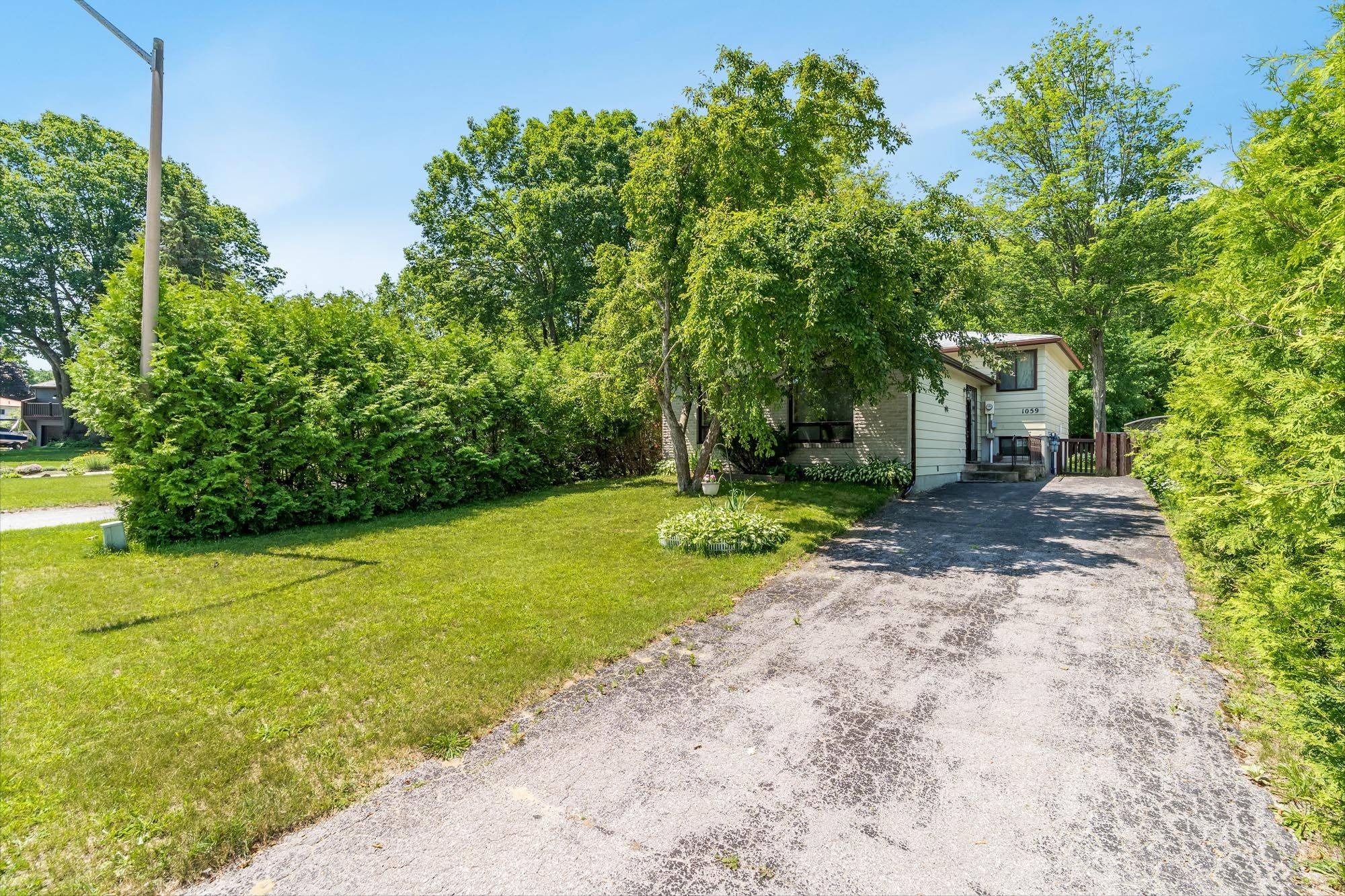 Midland, ON L4R 4P5,1059 Glen Mhor CRES