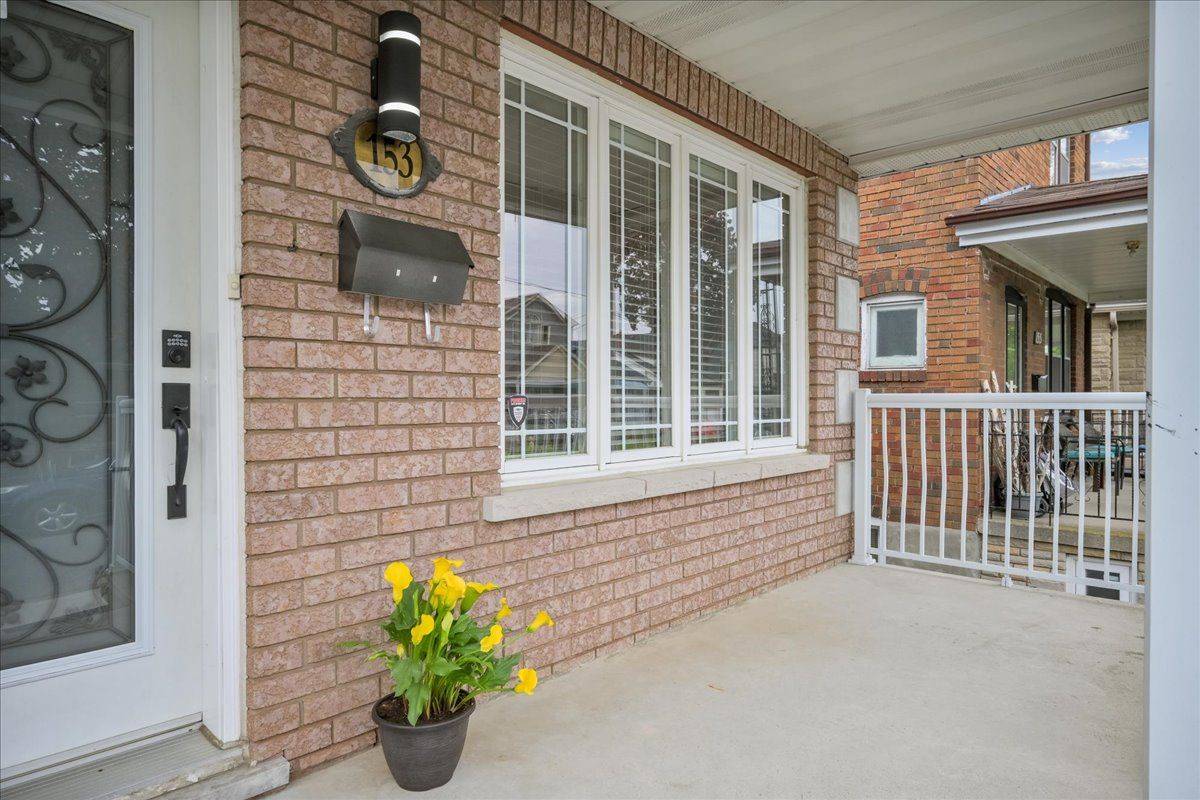 Toronto W03, ON M6M 1G1,153 Aileen AVE