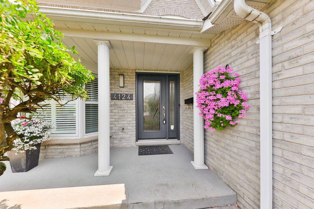 Burlington, ON L7M 3V8,4124 MILLCROFT PARK DR