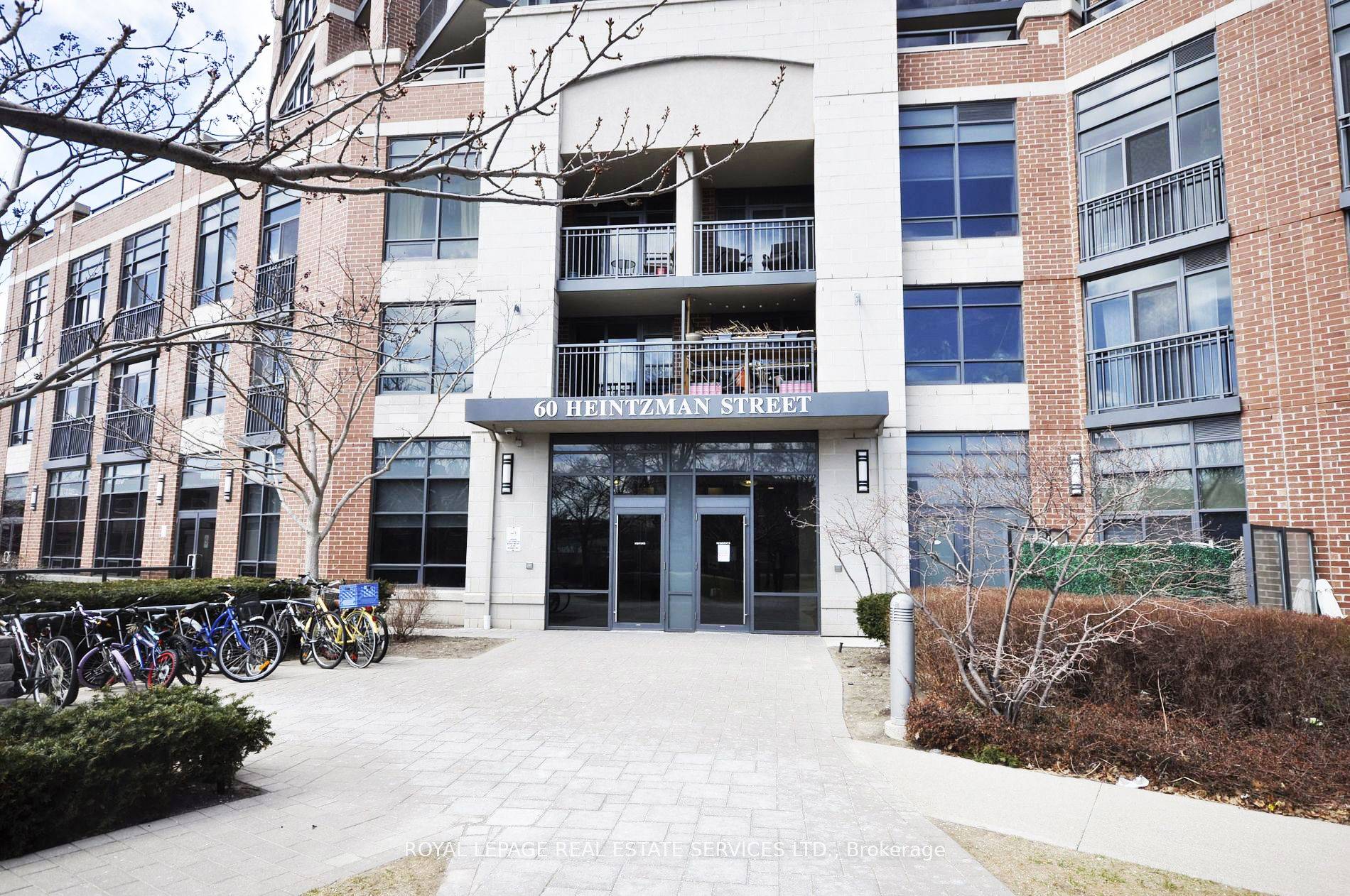 Toronto W02, ON M6P 5A1,60 Heintzman ST #1217