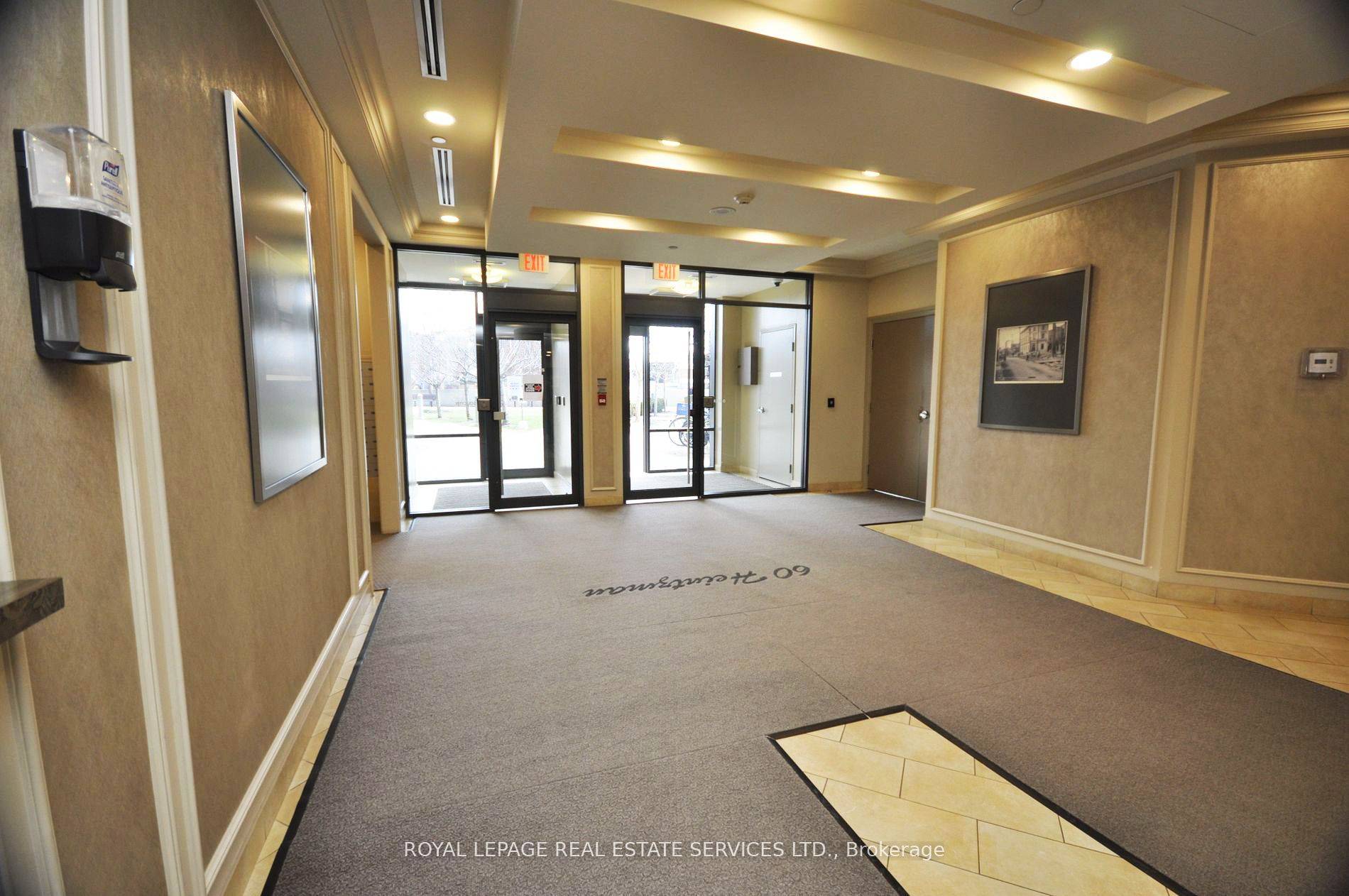 Toronto W02, ON M6P 5A1,60 Heintzman ST #1217