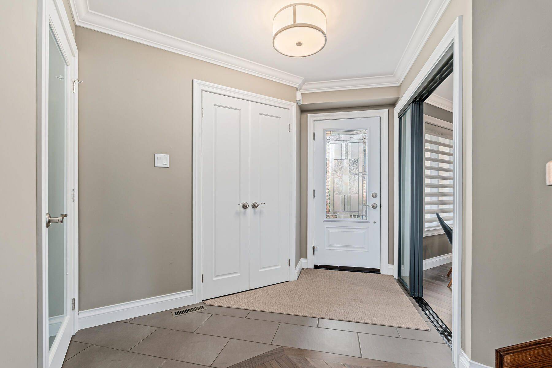Halton Hills, ON L7G 5R5,92 LAUCHLIN CRES