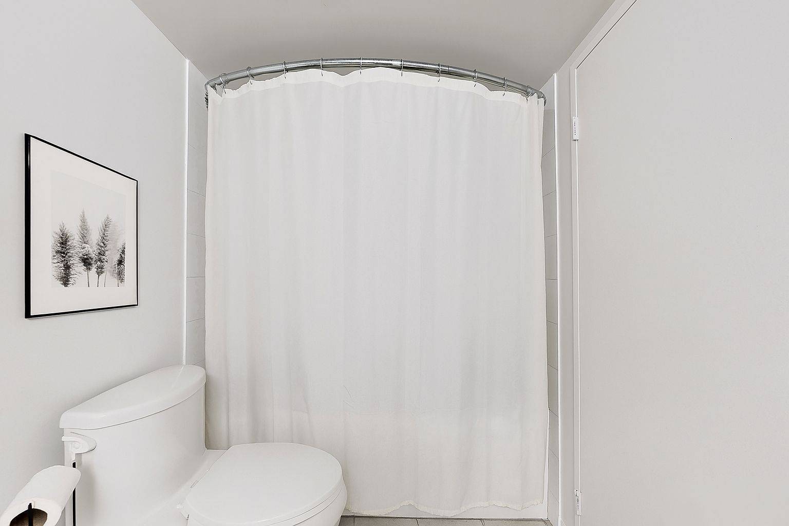 Toronto W06, ON M8Y 4G8,250 Manitoba ST #702