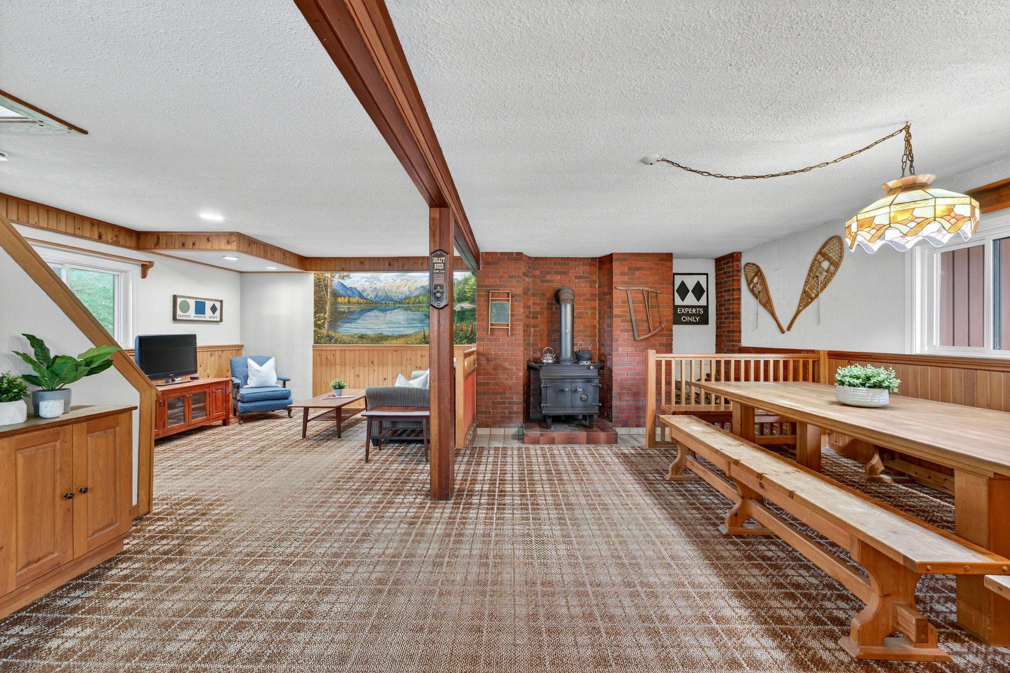 Blue Mountains, ON N0H 2E0,119 TYROL AVE