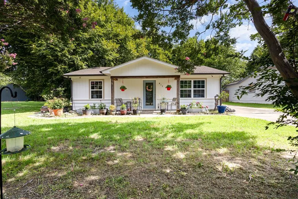Quinlan, TX 75474,417 E 1st Street
