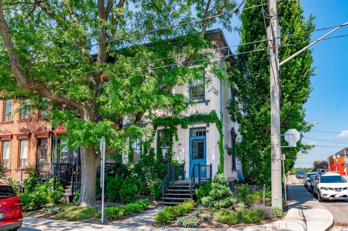 Hamilton, ON L8R 2N9,227 Park ST N